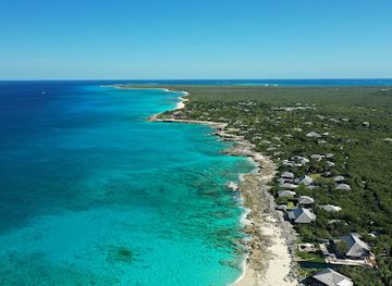 turks-and-caicos-islands/west-caicos/landmark/malcolm-s-road-beach