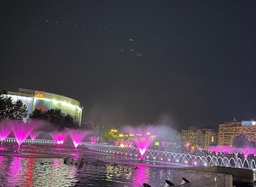 romania/ilfov/landmark/monument-cu-ceas-piata-unirii