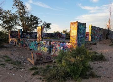 texas/south-plains/landmark/old-warehouse-foundation