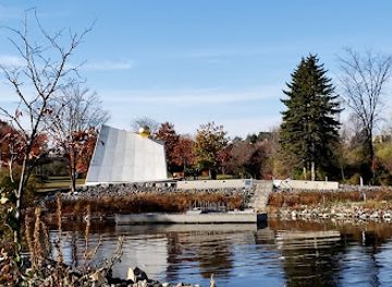 canada/peace-river-country/landmark/royal-canadian-navy-monument