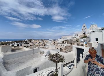 greece/pyrgos/landmark/pyrgos-santorini-chryssos-medieval-mansion