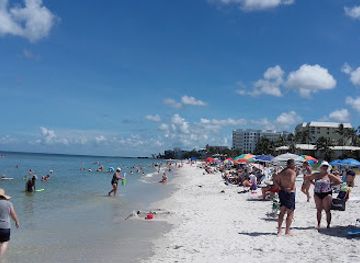 florida/naples-beach/landmark/lowdermilk-beach