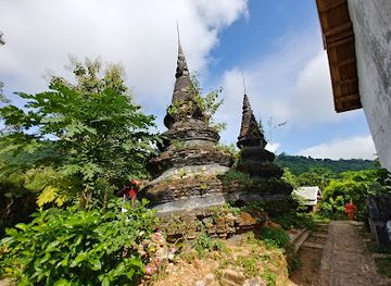 laos/central-laos/landmark/wat-chomphet