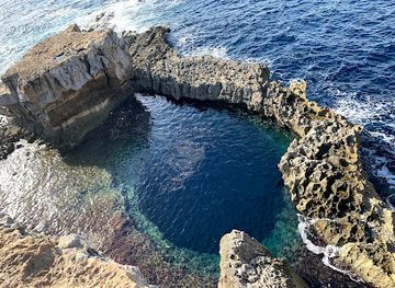 malta/marsalforn-bay/landmark/yippee-tours