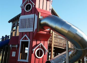 wisconsin/kenosha/landmark/kenosha-dream-playground