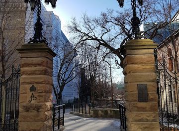 canada/toronto/landmark/the-alexandra-gates