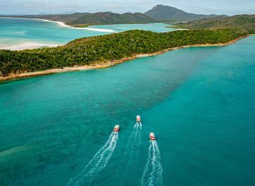 australia/airlie-beach/landmark/falls-to-paradise