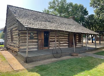 texas/north-texas/landmark/torian-log-cabin
