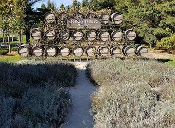 wisconsin/door-county/landmark/stone-s-throw-winery
