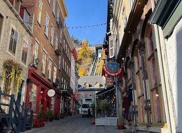 canada/quebec-city/old-quebec/landmark/quartier-petit-champlain