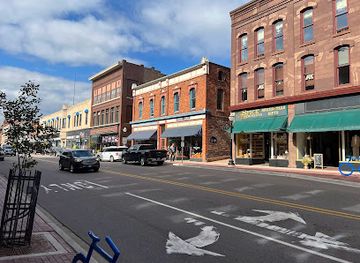 michigan/marquette/landmark/masonic-square-mall