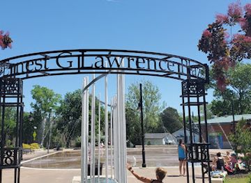 arkansas/bentonville/landmark/lawrence-plaza