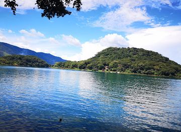 el-salvador/lake-coatepeque/landmark/lajamaya-lake-coatepeque