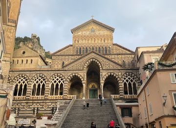 italy/campania/landmark/saint-andrew-s-fountain-amalfi
