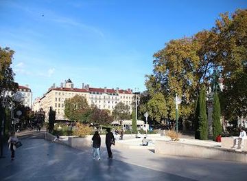 france/lyon/landmark/pl-carnot