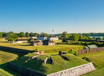 new-york/greater-niagara/landmark/fort-george-national-historic-site