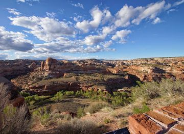 utah/canyonlands/landmark/larb-hollow-overlook