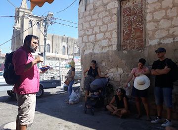israel/haifa/wadi-nisnas/landmark/tiool-be-taamim-moshe-angel-siyurim-kulinaryim