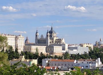 spain/madrid-community/landmark/catedral-de-santa-maria-la-real-de-la-almudena