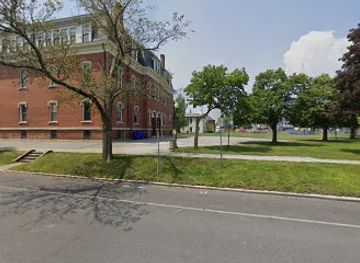 rhode-island/bristol-county/landmark/bristol-waterfront-historic-district