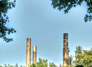 pennsylvania/erie/landmark/hammermill-three-sister-stacks