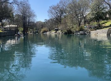 texas/new-braunfels/landmark/outlaw-river-rentals