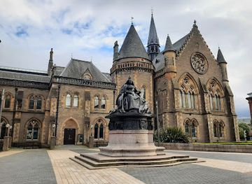 united-kingdom/dundee/landmark/queen-victoria-statue
