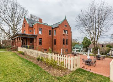 north-carolina/winston-salem/landmark/summit-street-inns-winston-salem-historic-inns