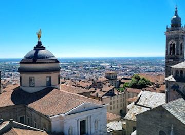 italy/bergamo/citta-bassa/landmark/piazza-vecchia-bergamo-alta