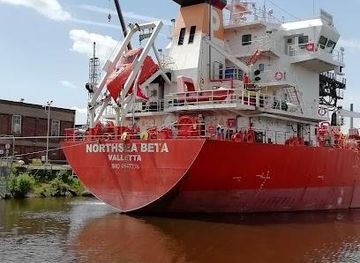 united-kingdom/north-west-england/landmark/manchester-ship-canal