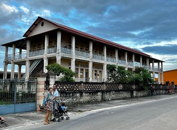 suriname/albina/landmark/tourist-office-of-saint-laurent-du-maroni