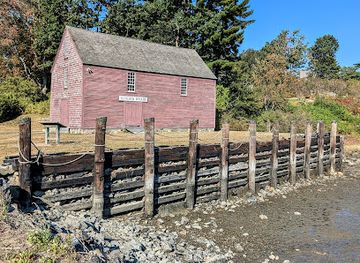 maine/hancock-county/landmark/john-hancock-wharf