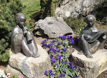 switzerland/gstaad/landmark/statue