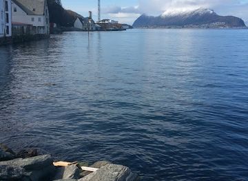 norway/more-og-romsdal/landmark/molja-lighthouse