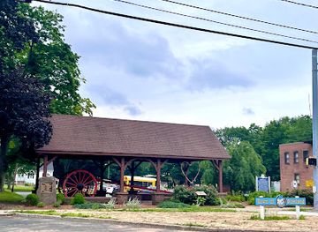 connecticut/eastern-connecticut/landmark/connecticut-steam-brownstone-memorial