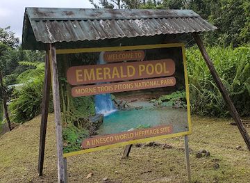 dominica/freshwater-lake/landmark/emerald-pool