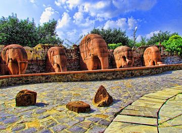 india/delhi/saket/landmark/the-garden-of-five-senses