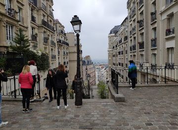 france/paris/le-marais/landmark/place-jean-marais