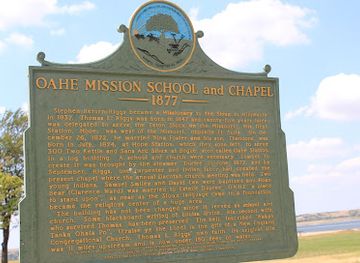 south-dakota/lake-oahe/landmark/oahe-dam-visitor-center