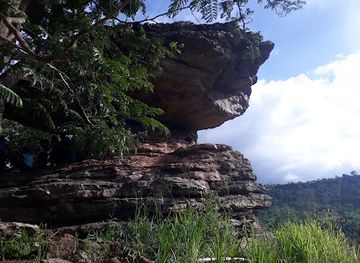 ghana/lake-volta/landmark/umbrella-rock