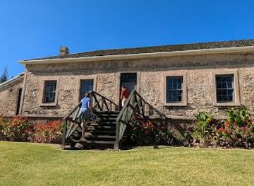 norfolk-island/burnt-pine/landmark/no-2-quality-row
