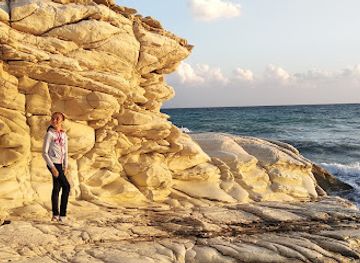 cyprus/adonis-baths-waterfalls/landmark/white-stones