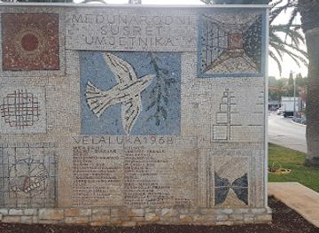 croatia/posavina/landmark/luka-mozaika-world-s-longest-mosaic