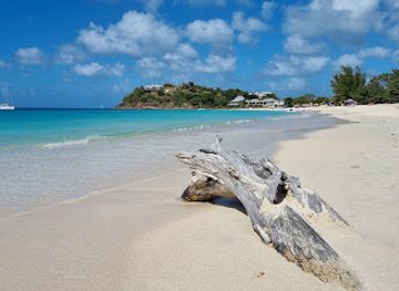 antigua-and-barbuda/valley-church-beach/landmark/ffryes-beach