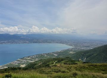 indonesia/central-sulawesi/landmark/puncak-salena