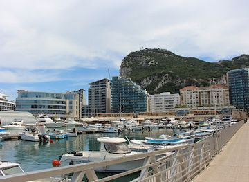 gibraltar/queensway-quay/landmark/ocean-village-marina