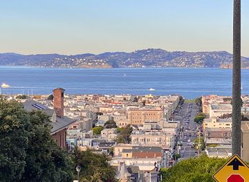 california/san-francisco/landmark/fillmore-street-stairs