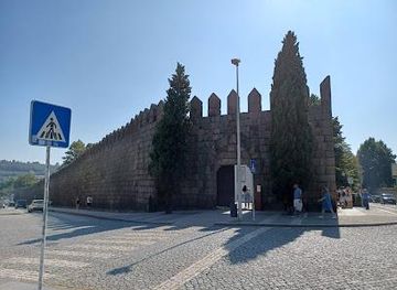 portugal/porto/landmark/muralha-de-guimaraes