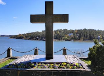 finland/turku/naantali/landmark/navy-heroes-memorial-cross