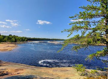 canada/saguenay-lac-saint-jean/landmark/chutes-a-michel